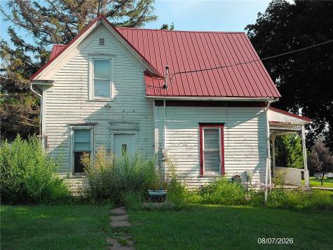 703 5th Street Victor IA 52347