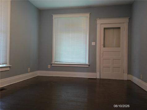 703 5th Street Victor IA 52347