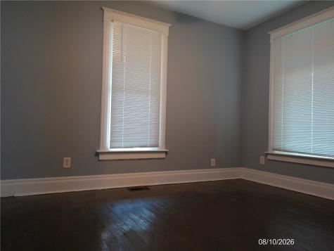 703 5th Street Victor IA 52347
