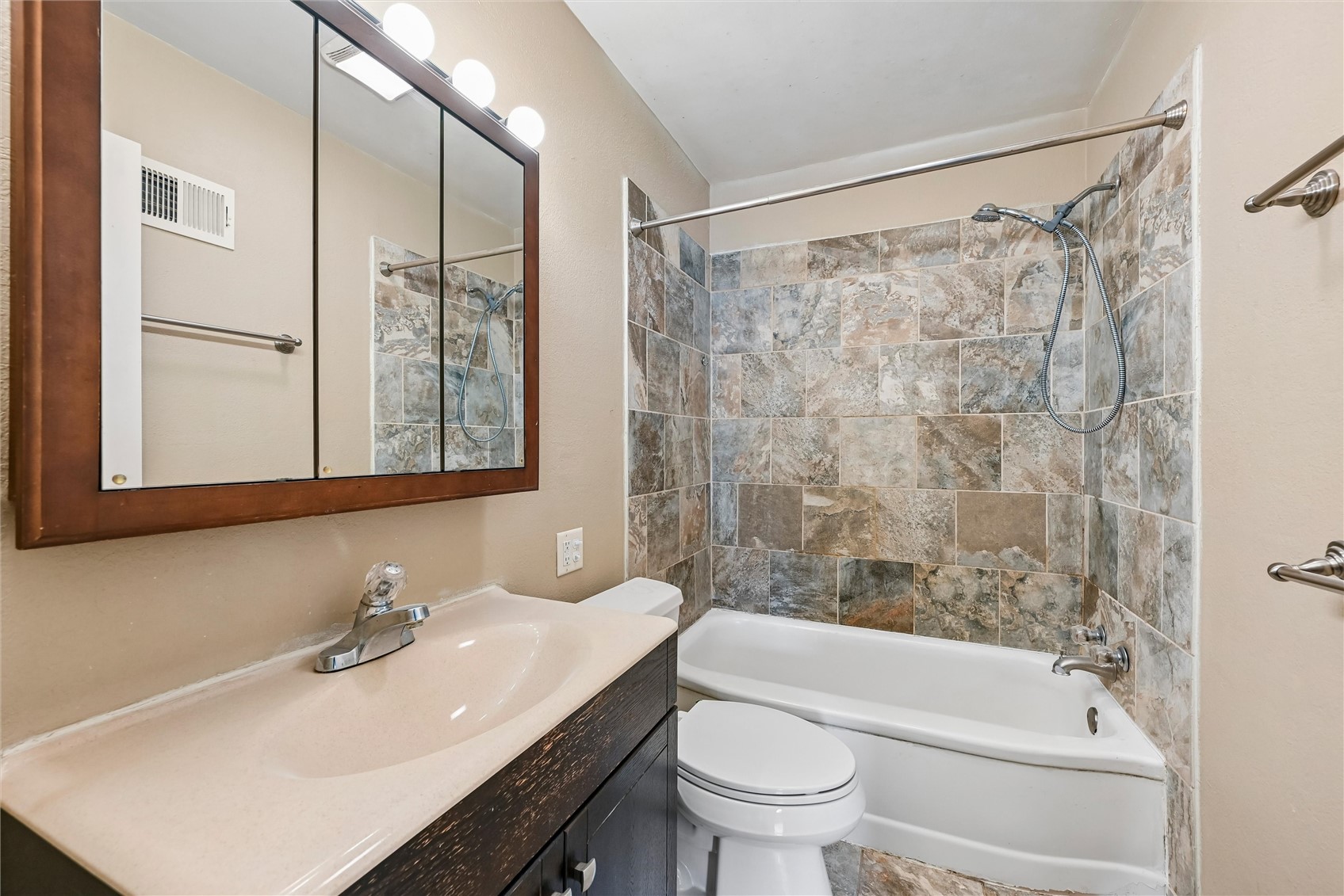 1117 35th Street NE Cedar Rapids IA 52402