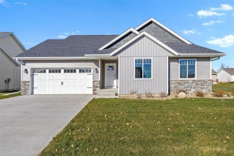 1018 Deer Run Drive NE Cedar Rapids IA 52402