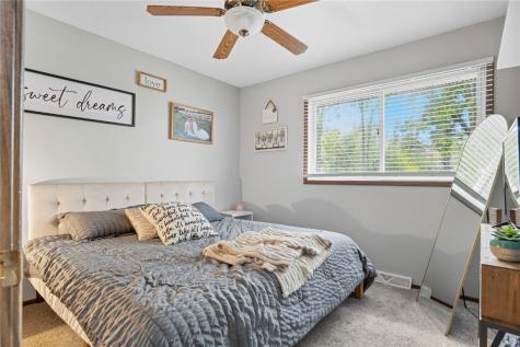 921 7th Street SE Mt Vernon IA 52314