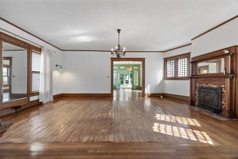 304 E Union Street Manchester IA 52057
