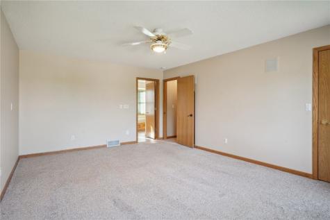 7604 Princeton Drive NE Cedar Rapids IA 52402