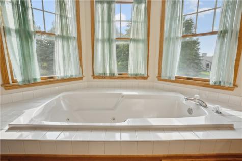 7604 Princeton Drive NE Cedar Rapids IA 52402