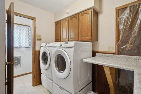 202 7th Street Van Horne IA 52346