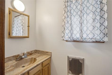 202 7th Street Van Horne IA 52346