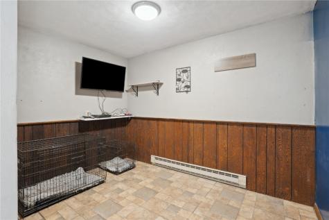 202 7th Street Van Horne IA 52346