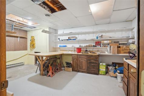 202 7th Street Van Horne IA 52346