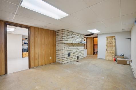 202 7th Street Van Horne IA 52346