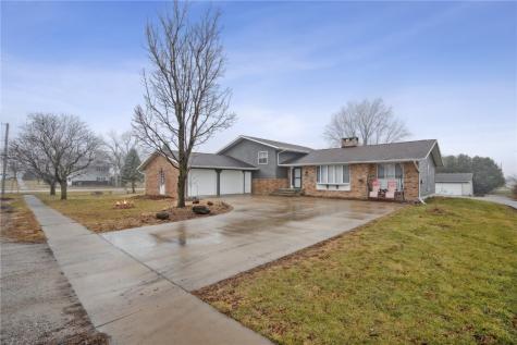 202 7th Street Van Horne IA 52346