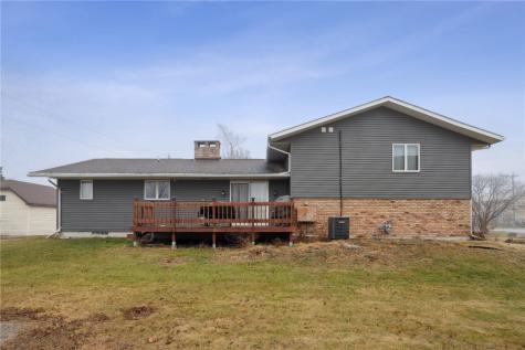 202 7th Street Van Horne IA 52346