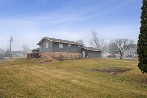 202 7th Street Van Horne IA 52346