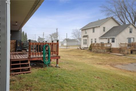 202 7th Street Van Horne IA 52346