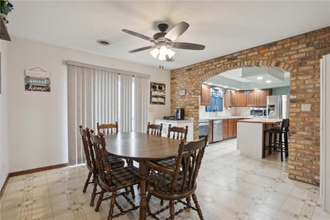 202 7th Street Van Horne IA 52346