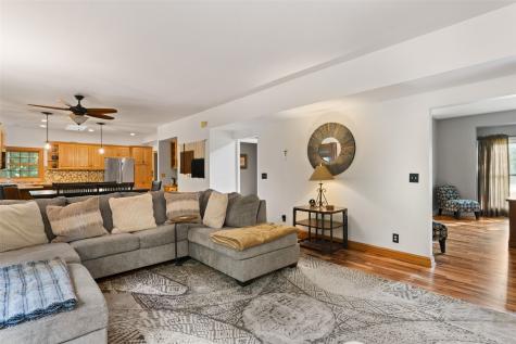 4322 Pioneer Trail SE Cedar Rapids IA 52403