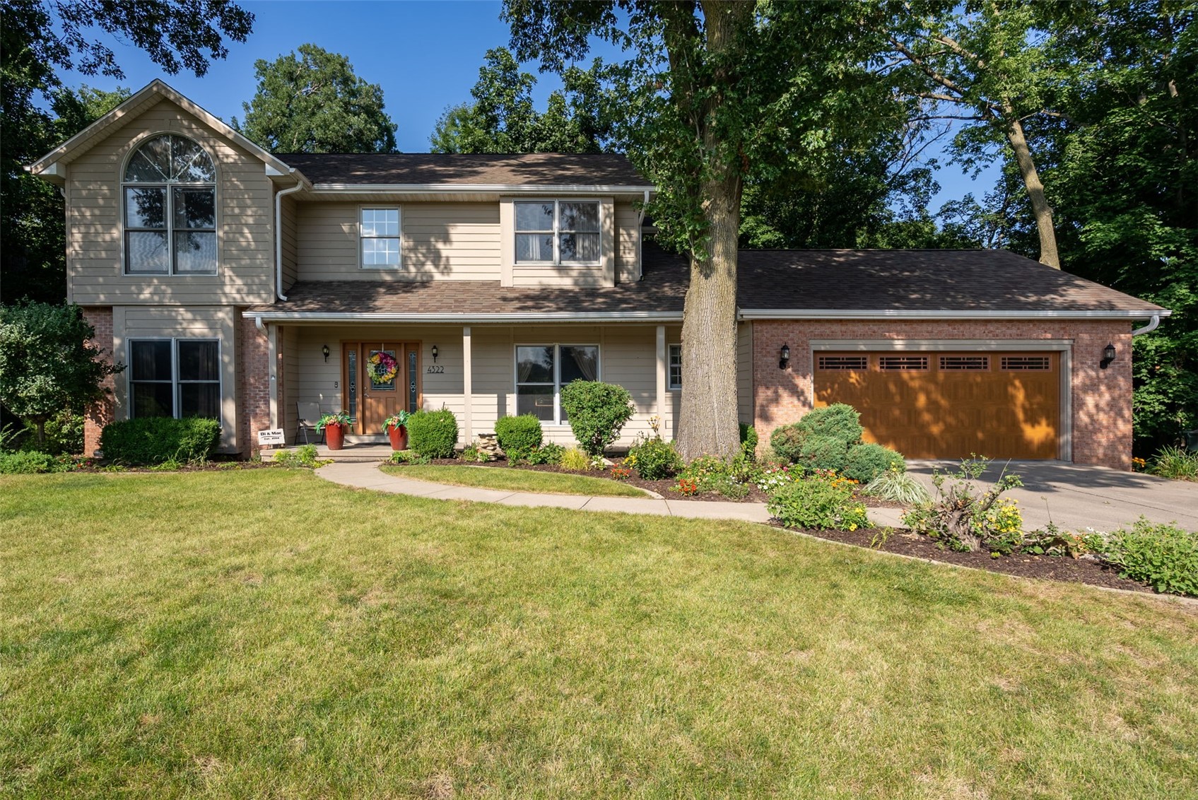 4322 Pioneer Trail SE Cedar Rapids IA 52403