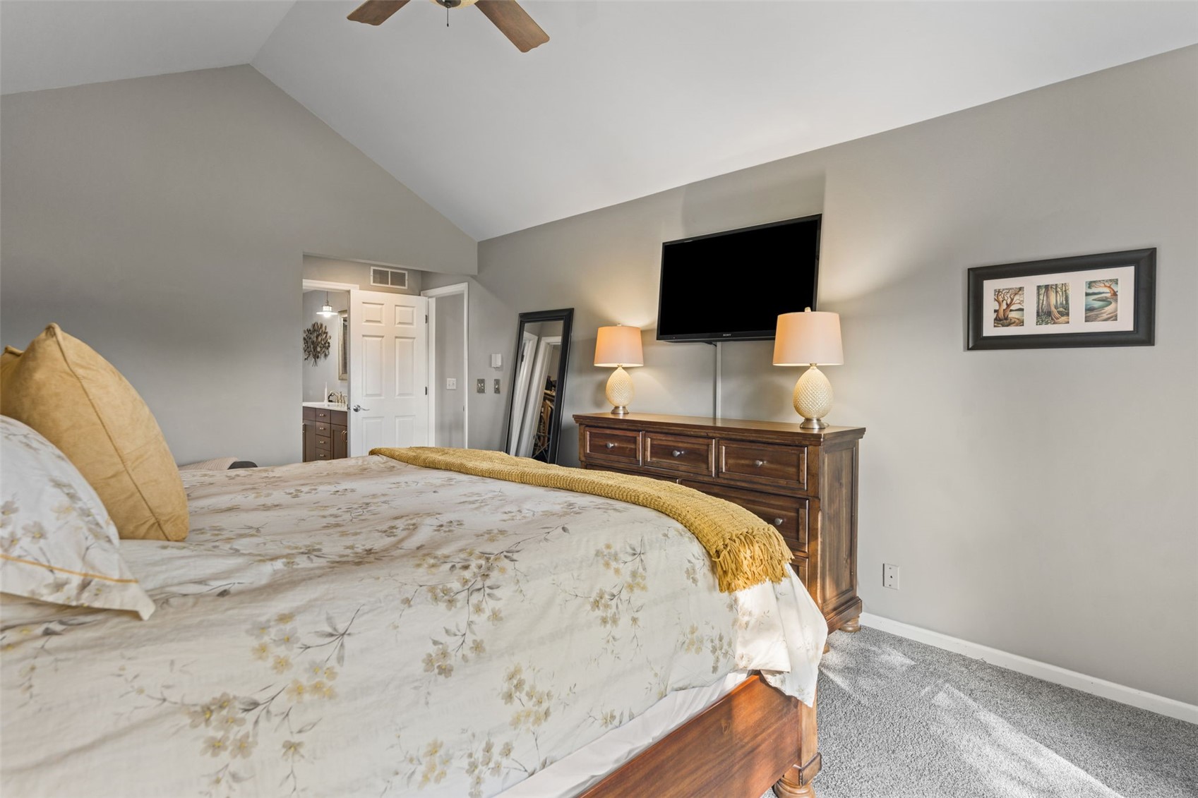 4322 Pioneer Trail SE Cedar Rapids IA 52403