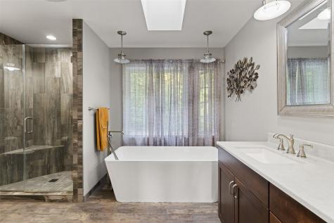 4322 Pioneer Trail SE Cedar Rapids IA 52403