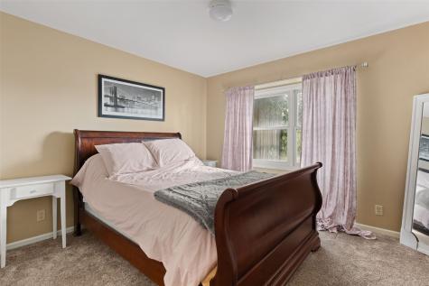4322 Pioneer Trail SE Cedar Rapids IA 52403