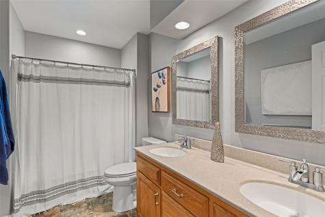 4322 Pioneer Trail SE Cedar Rapids IA 52403