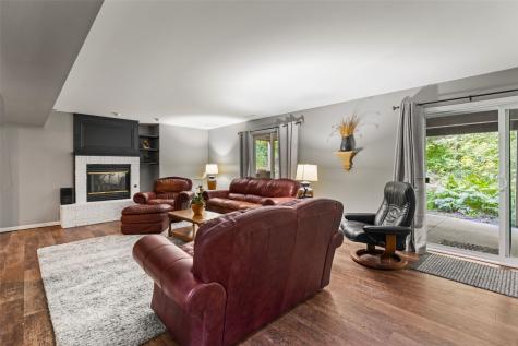 4322 Pioneer Trail SE Cedar Rapids IA 52403