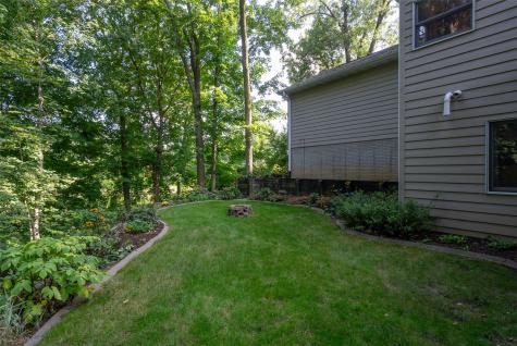 4322 Pioneer Trail SE Cedar Rapids IA 52403