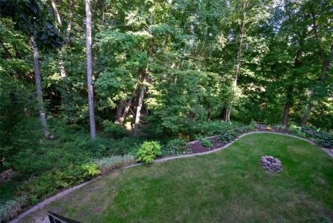 4322 Pioneer Trail SE Cedar Rapids IA 52403