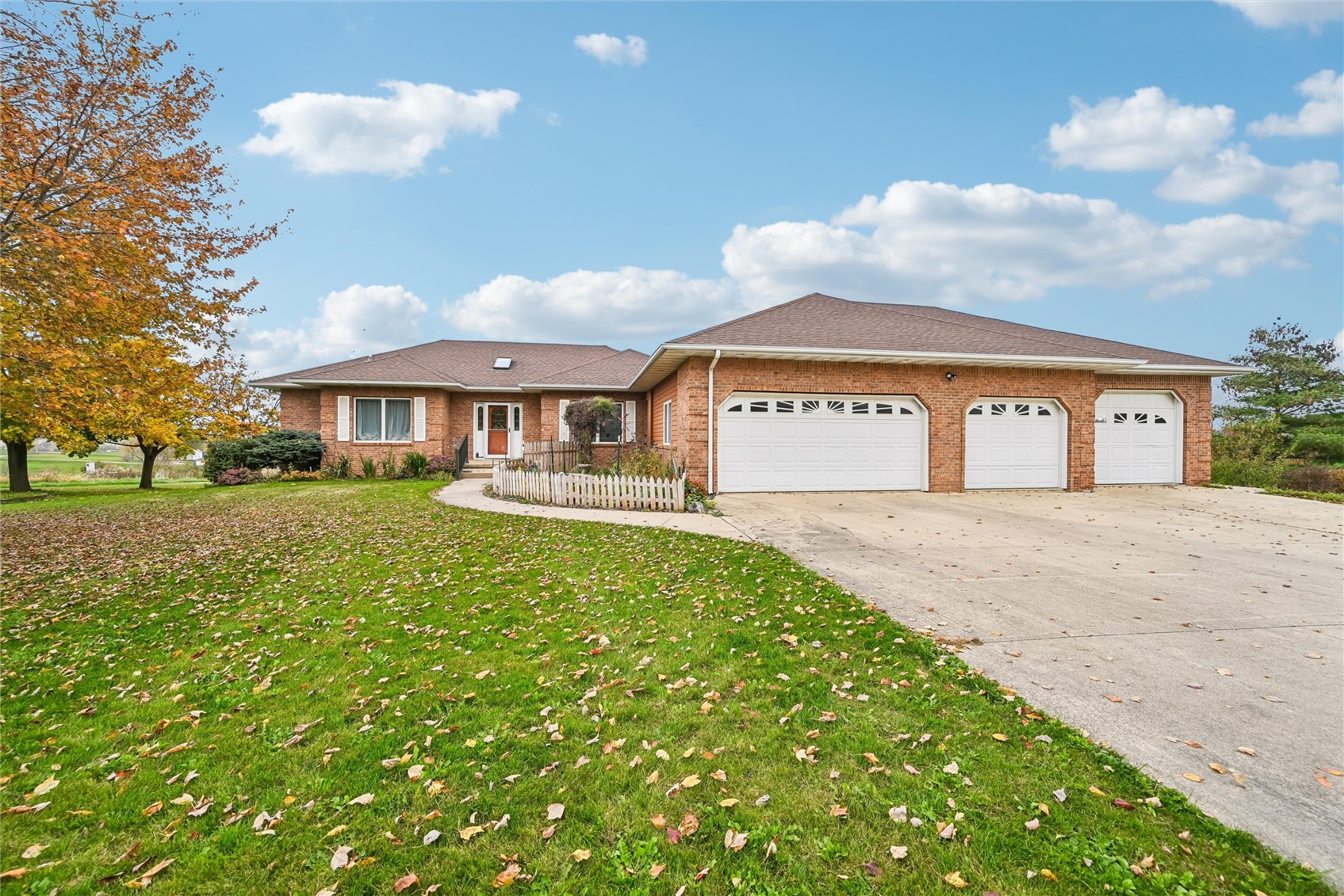 21261 White Tail Ridge Anamosa IA 52205