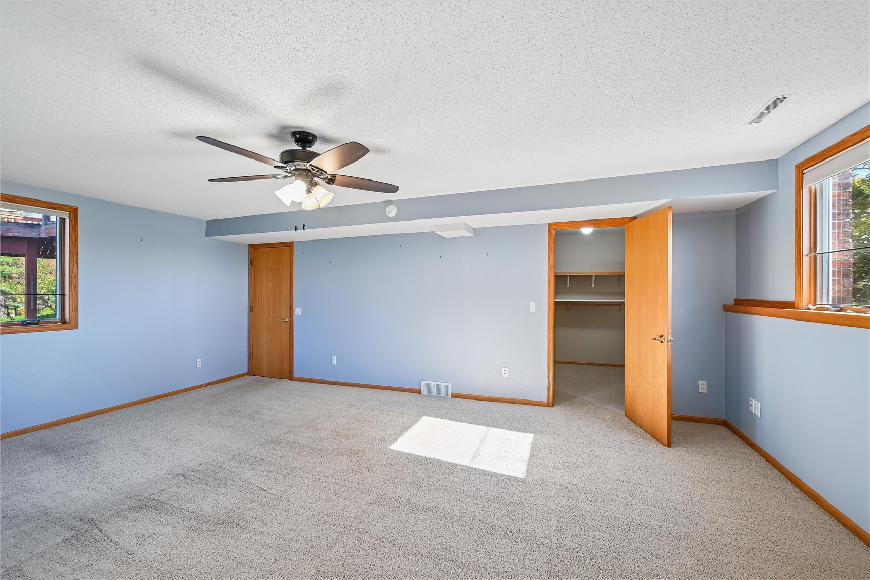 21261 White Tail Ridge Anamosa IA 52205