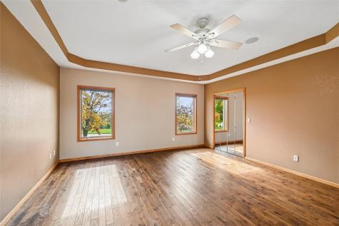 21261 White Tail Ridge Anamosa IA 52205