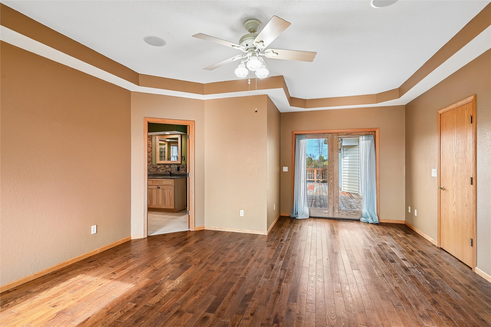 21261 White Tail Ridge Anamosa IA 52205