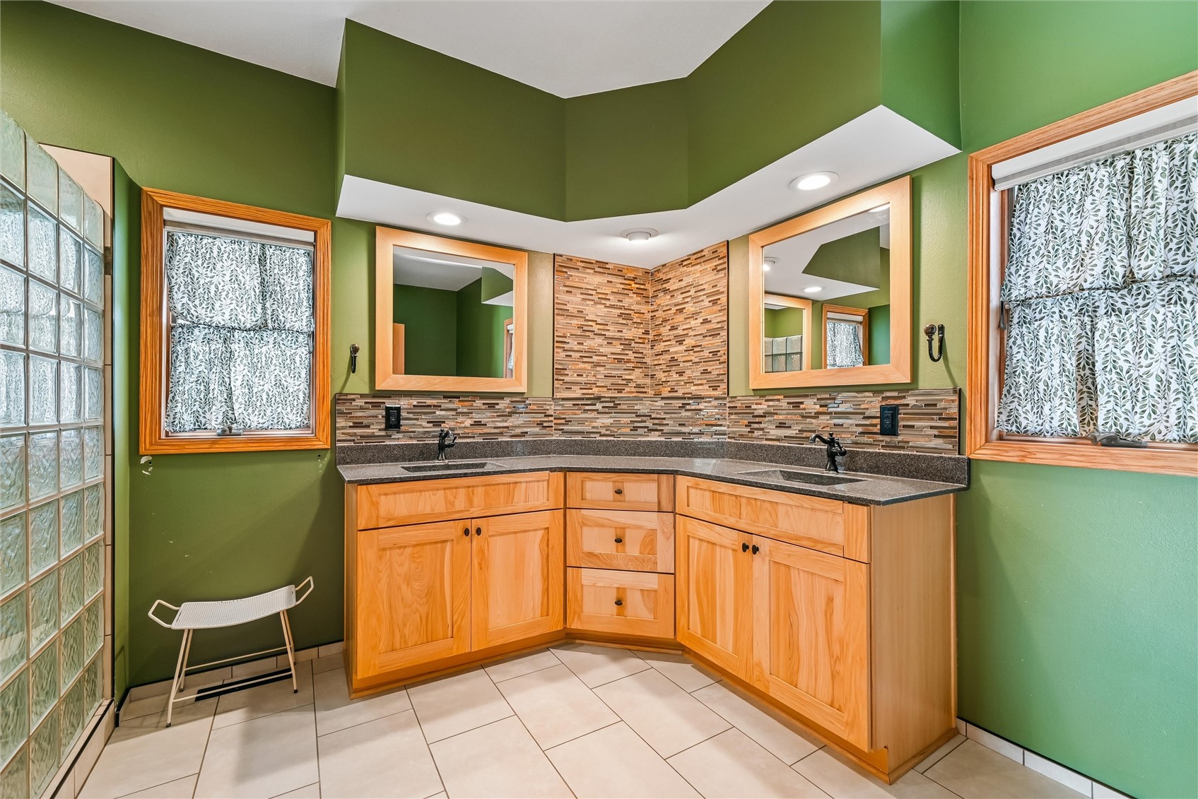 21261 White Tail Ridge Anamosa IA 52205