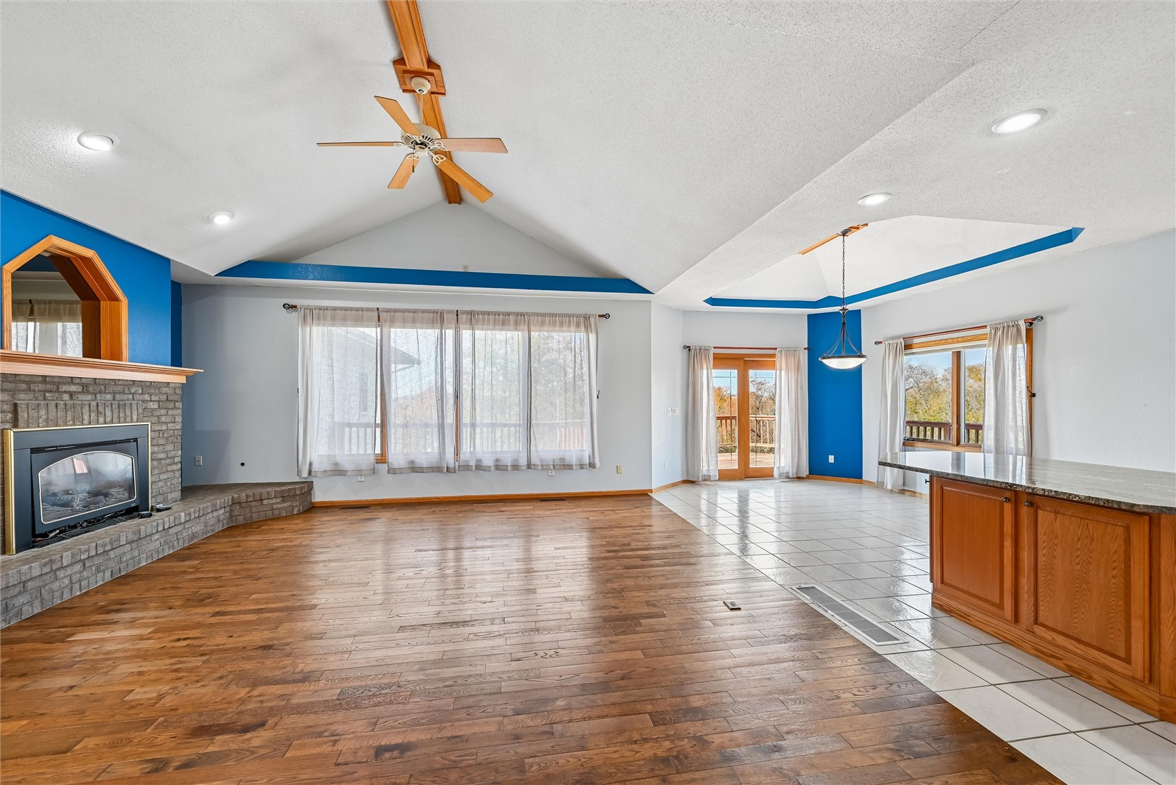 21261 White Tail Ridge Anamosa IA 52205