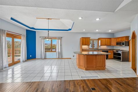 21261 White Tail Ridge Anamosa IA 52205