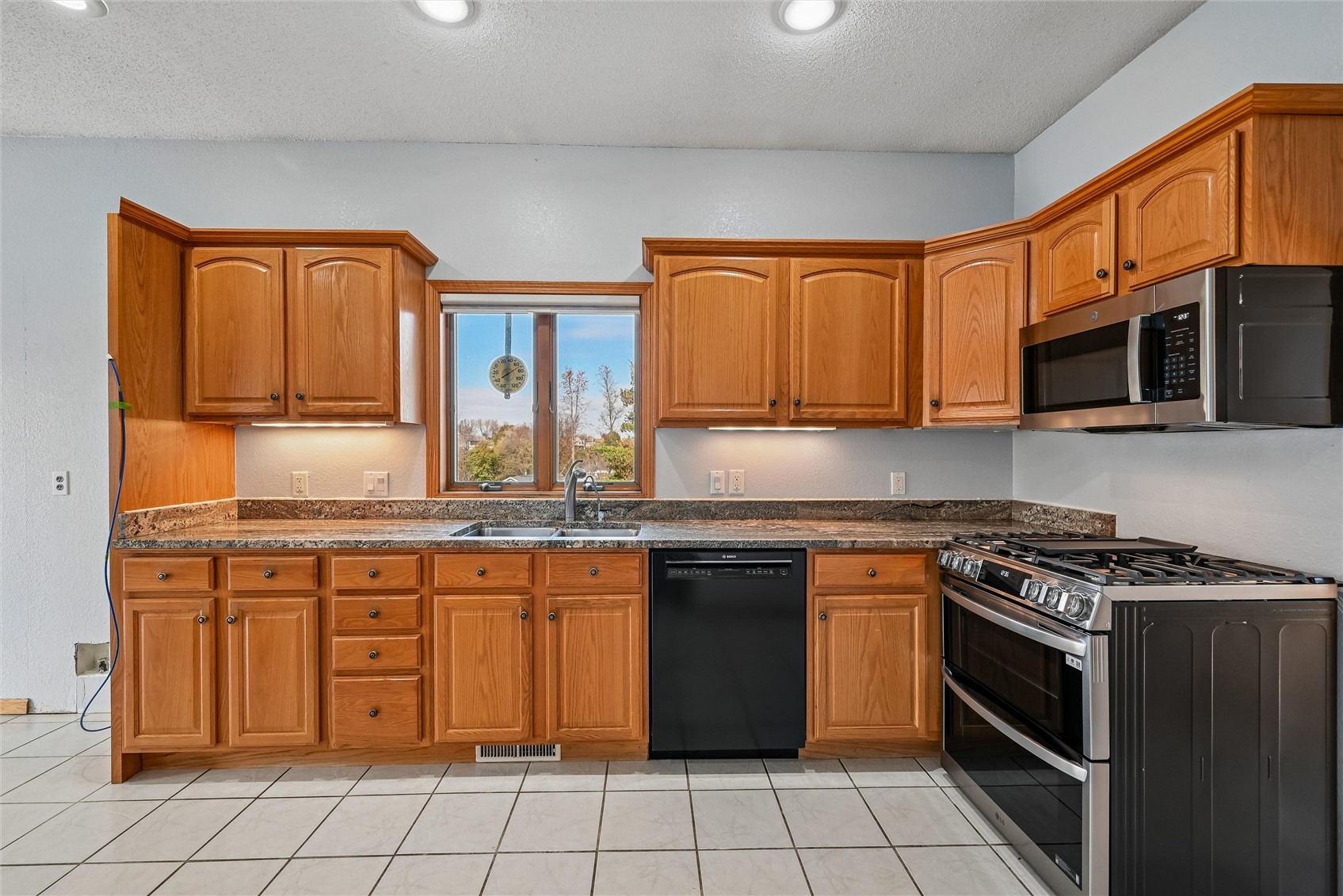 21261 White Tail Ridge Anamosa IA 52205