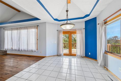 21261 White Tail Ridge Anamosa IA 52205