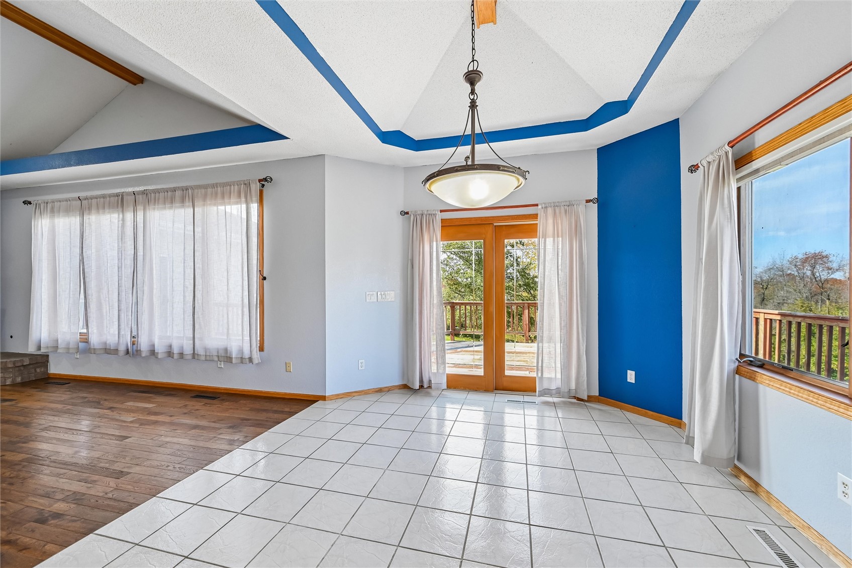 21261 White Tail Ridge Anamosa IA 52205