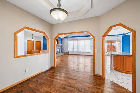 21261 White Tail Ridge Anamosa IA 52205
