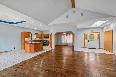 21261 White Tail Ridge Anamosa IA 52205