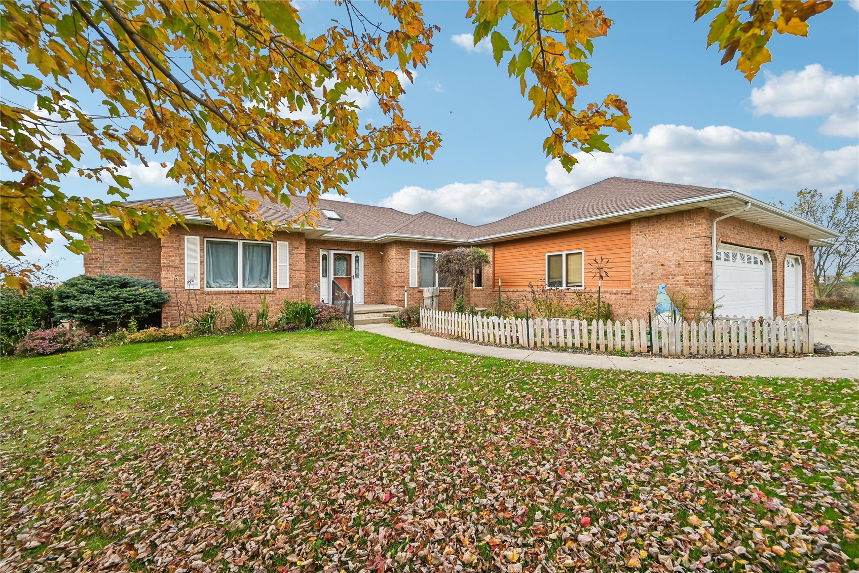 21261 White Tail Ridge Anamosa IA 52205