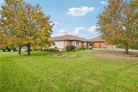 21261 White Tail Ridge Anamosa IA 52205