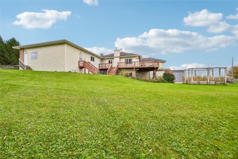 21261 White Tail Ridge Anamosa IA 52205
