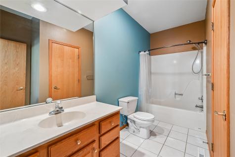 21261 White Tail Ridge Anamosa IA 52205