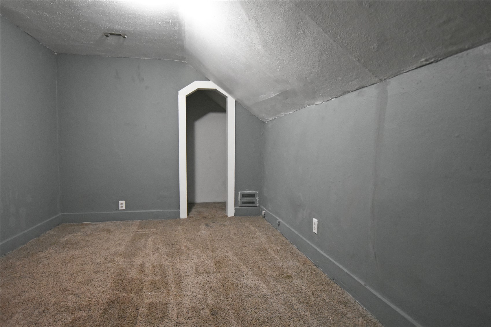 208 7th Street SW Cedar Rapids IA 52404