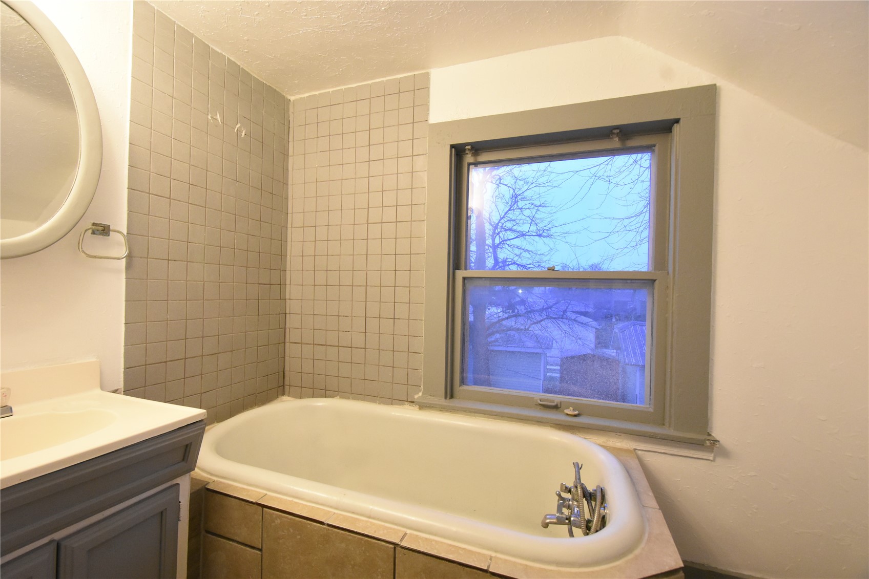 208 7th Street SW Cedar Rapids IA 52404