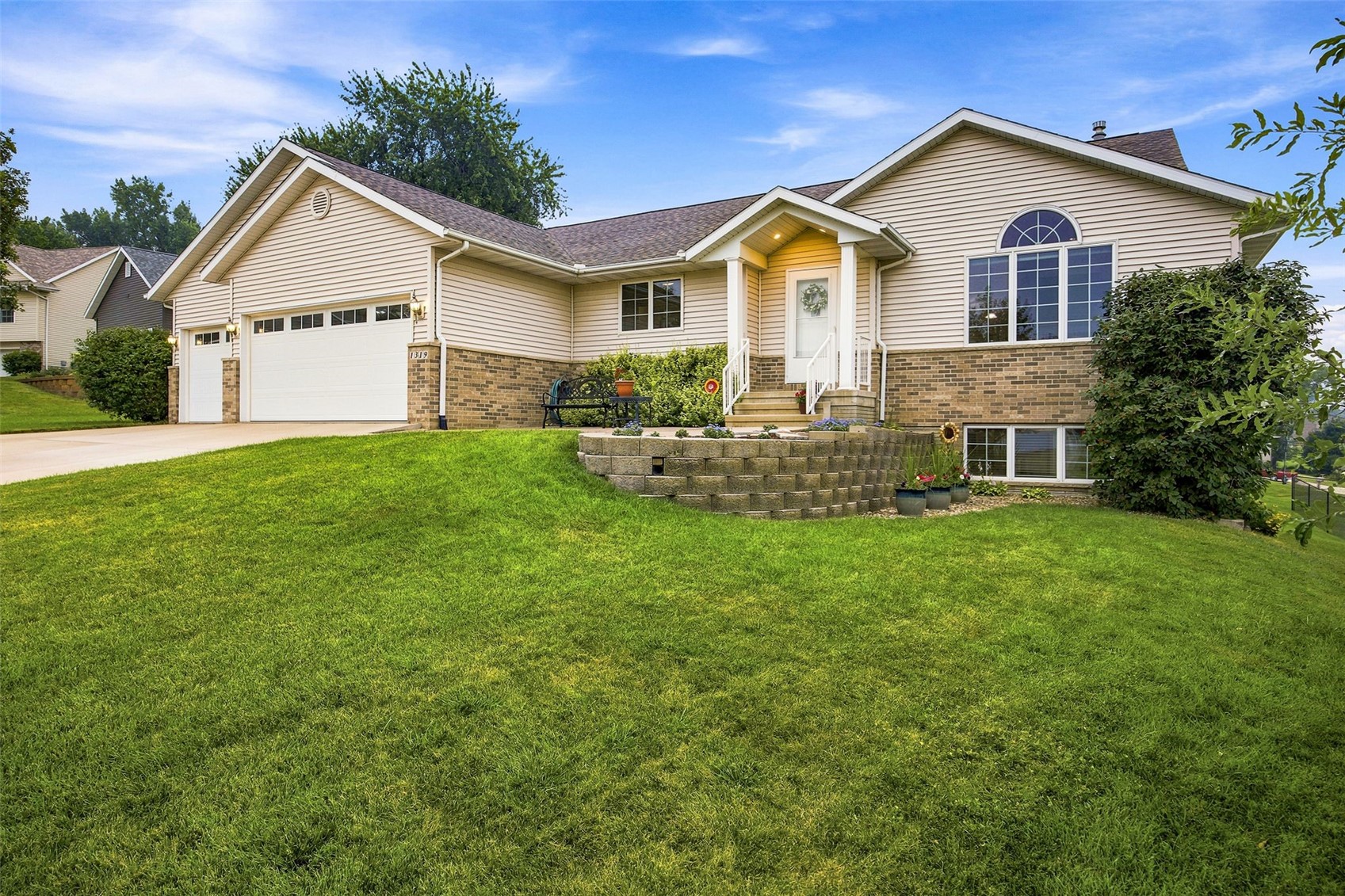 1319 Jackson Woods Court NW Cedar Rapids IA 52405