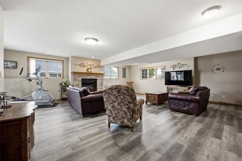 1319 Jackson Woods Court NW Cedar Rapids IA 52405