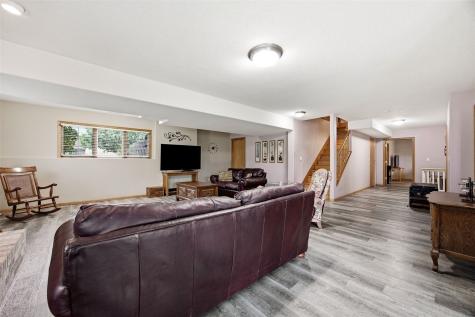 1319 Jackson Woods Court NW Cedar Rapids IA 52405
