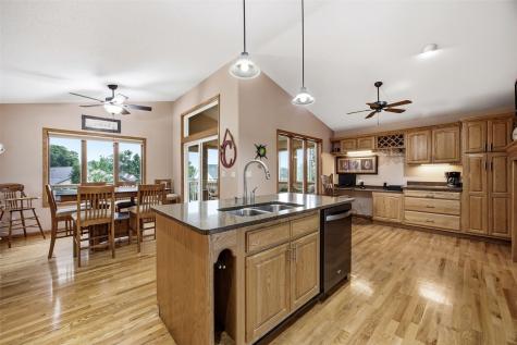 1319 Jackson Woods Court NW Cedar Rapids IA 52405